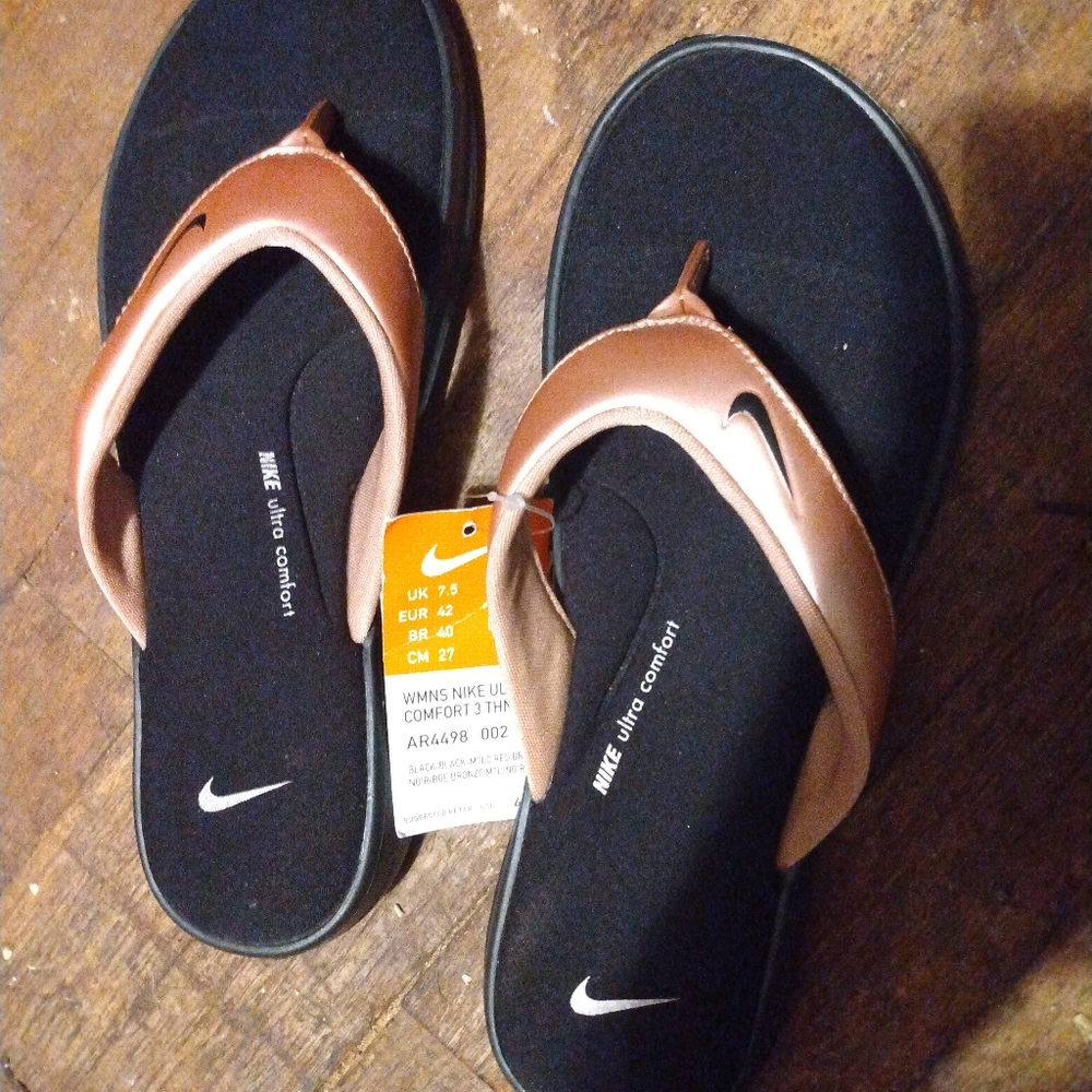 Nike women's sandals Size 10.